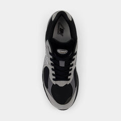 2002R Mens Running Shoes (Grey/Black)