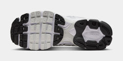 Air Max Moto 2K Womens Running Shoes (White/Metallic Silver/Black/Photon Dust)