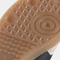 Predator Freestyle Indoor Soccer Mens Lifestyle Shoes (Cloud White/Core Black/Gold Metallic)