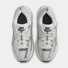 Vomero 5 Grade School Running Shoes (Photon Dust/Chrome/Gridiron Sail)