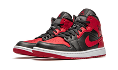 Air Jordan 1 Mid "Banned 2020" 554724 074