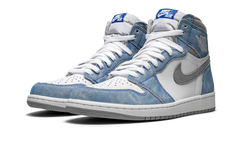 Air Jordan 1 Retro High OG "Hyper Royal" 555088 402