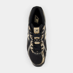 740 Mens Lifestyle Shoes (Black/White/Gold)