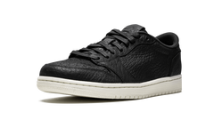 Air Jordan 1 Low Swooshless "Black" 848775 005